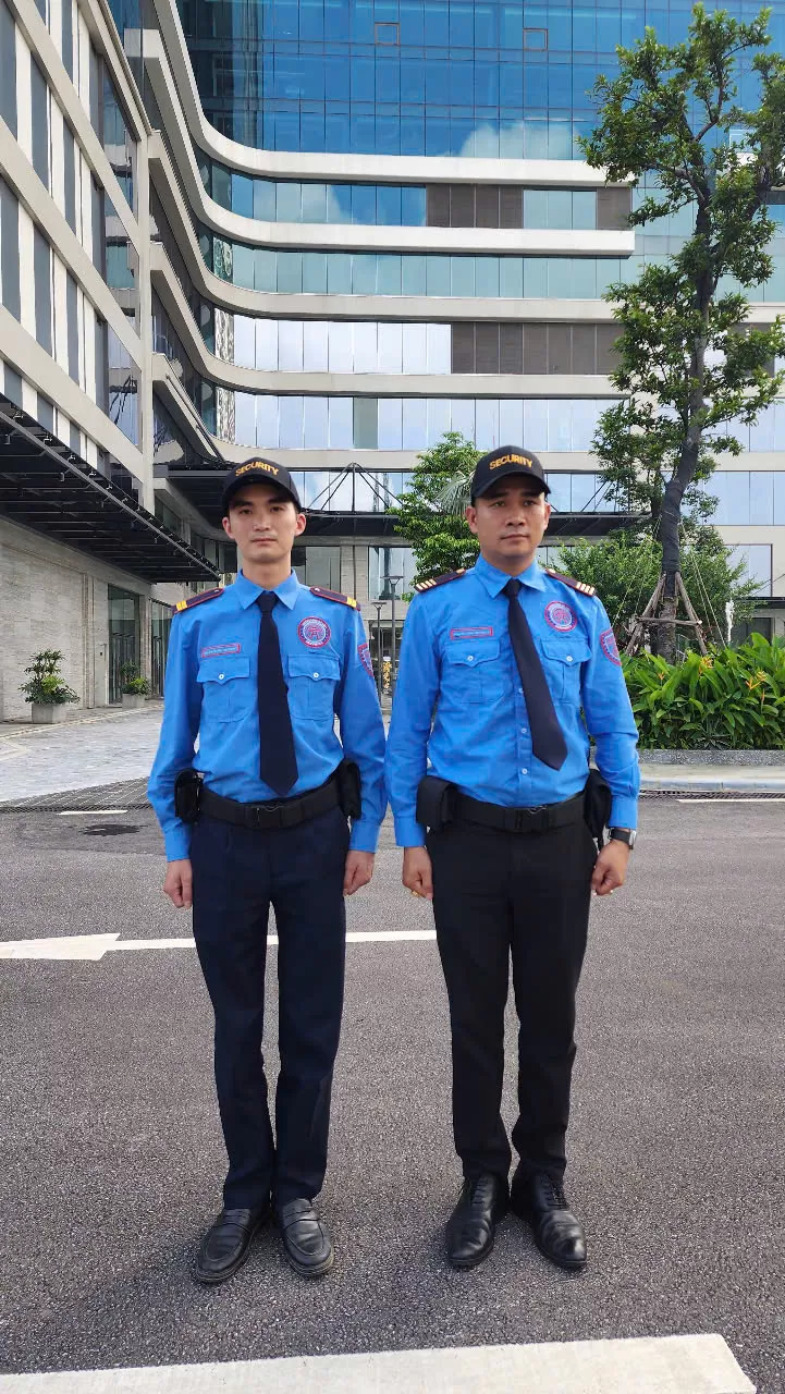 Bảo vệ Showroom Hùng Túy